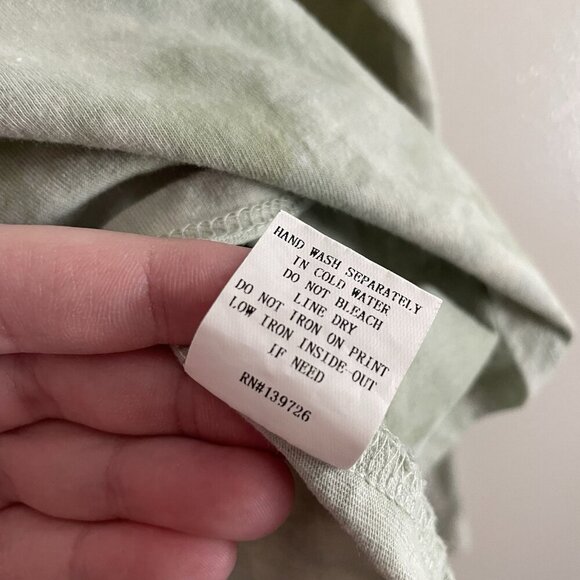 KITTENISH Babe Women M Sage Green Tie Dye Long Sleeve Cropped Graphic Tee - Picture 10 of 11